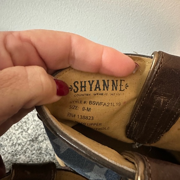 Shyanne Brown and Blue Leather Boots - Picture 2 of 4